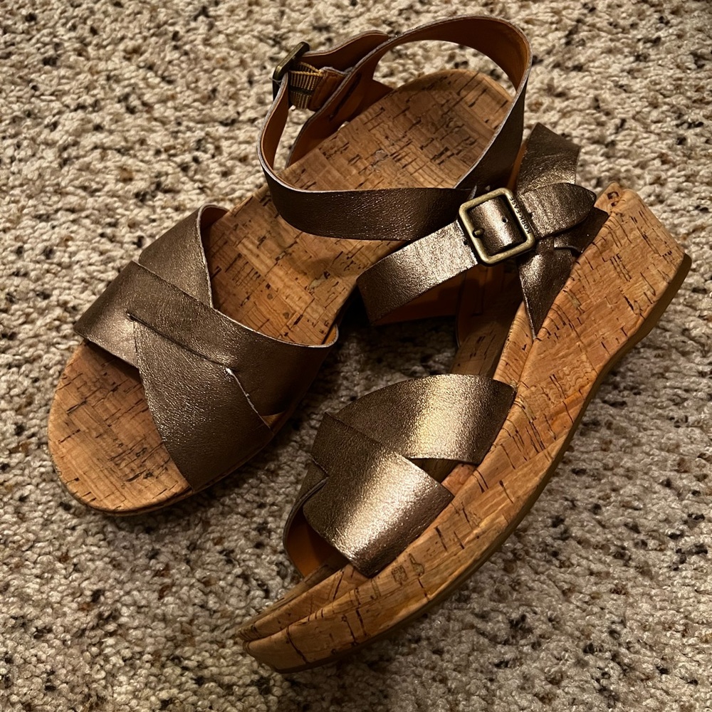 Kork-Ease Myrna size 8 platform sandals
